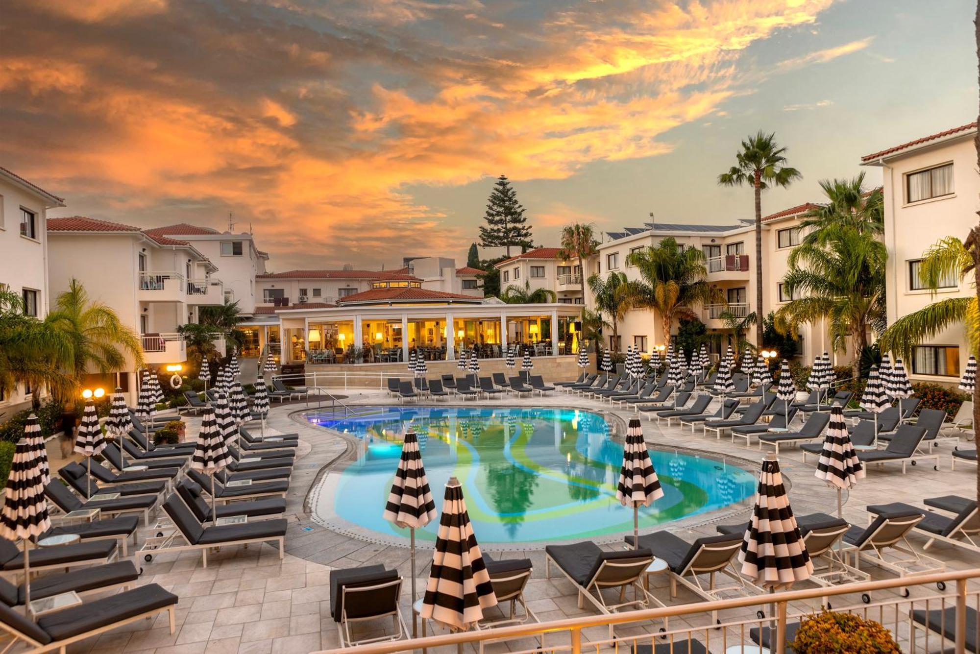 King Jason Paphos - Designed For Adults By Louis Hotels Exterior foto